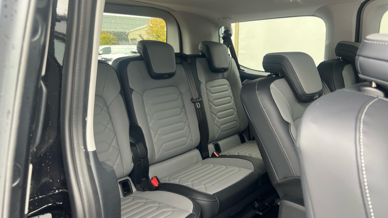 Ford Tourneo Custom 340 L1 Electric Rwd 160kW 65kWh H1 Titanium X 8 seater Auto